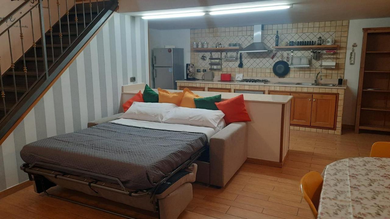 White Home Quartieri Spagnoli Napels Buitenkant foto