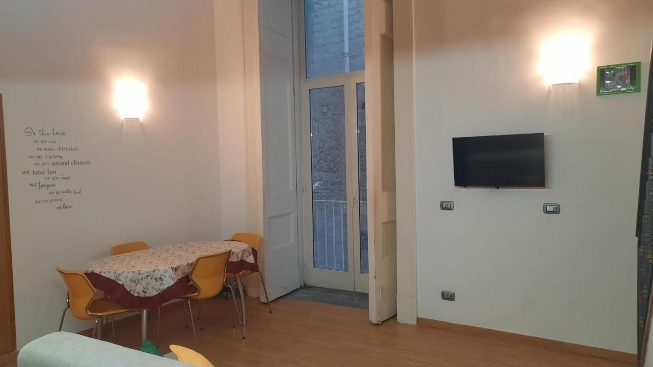 White Home Quartieri Spagnoli Napels Buitenkant foto