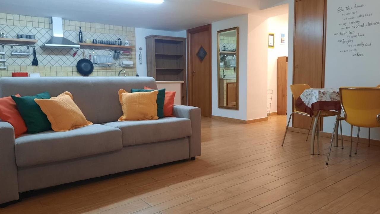 White Home Quartieri Spagnoli Napels Buitenkant foto