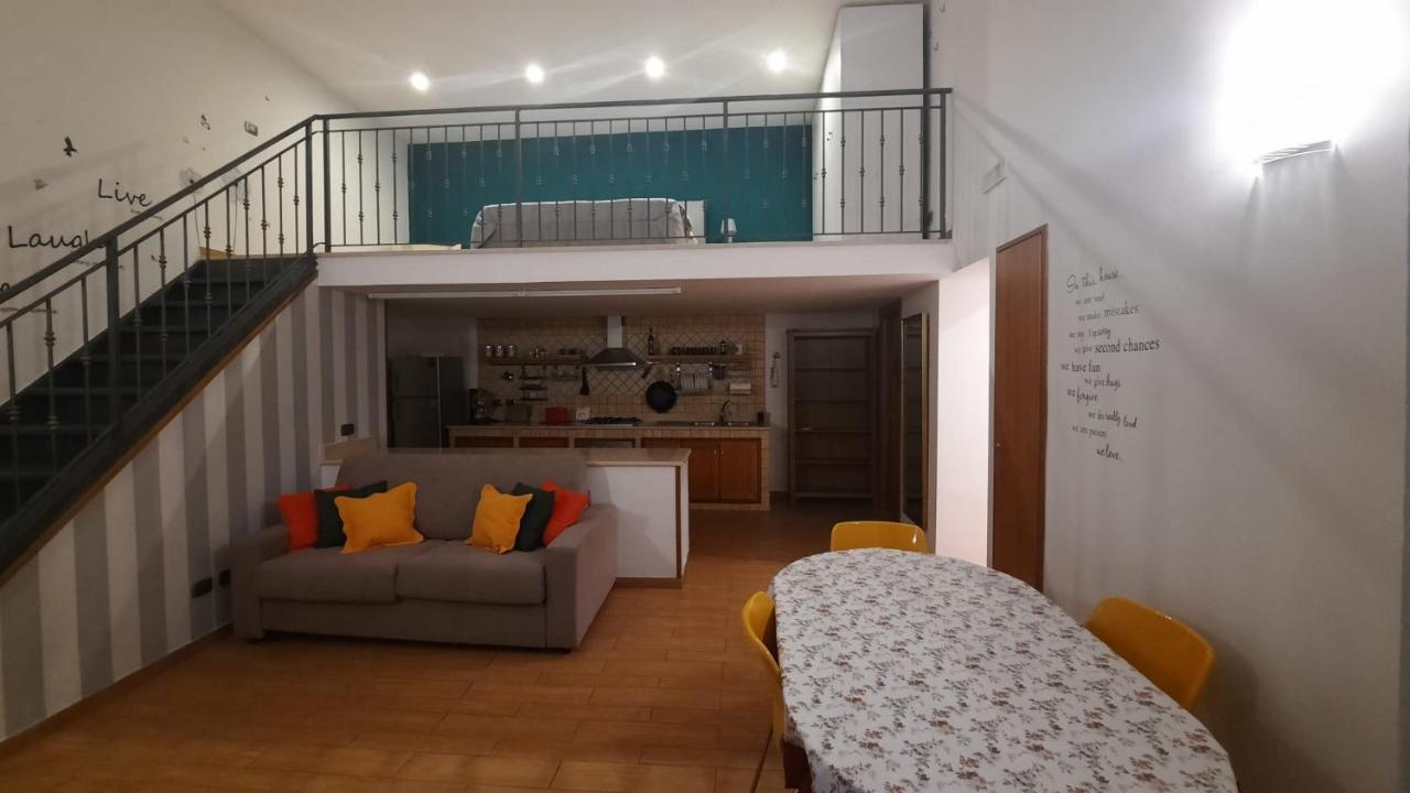 White Home Quartieri Spagnoli Napels Buitenkant foto