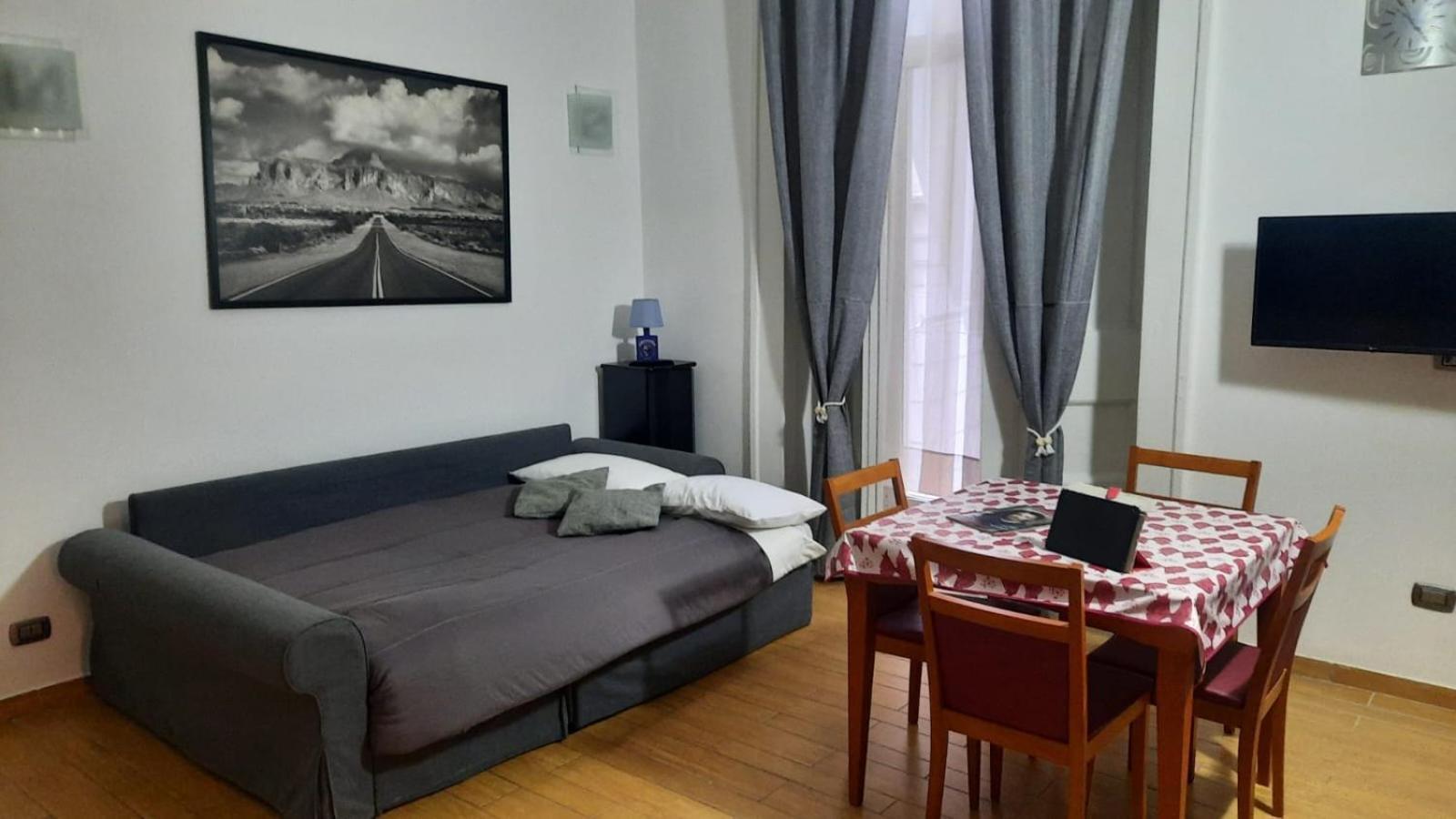 White Home Quartieri Spagnoli Napels Buitenkant foto