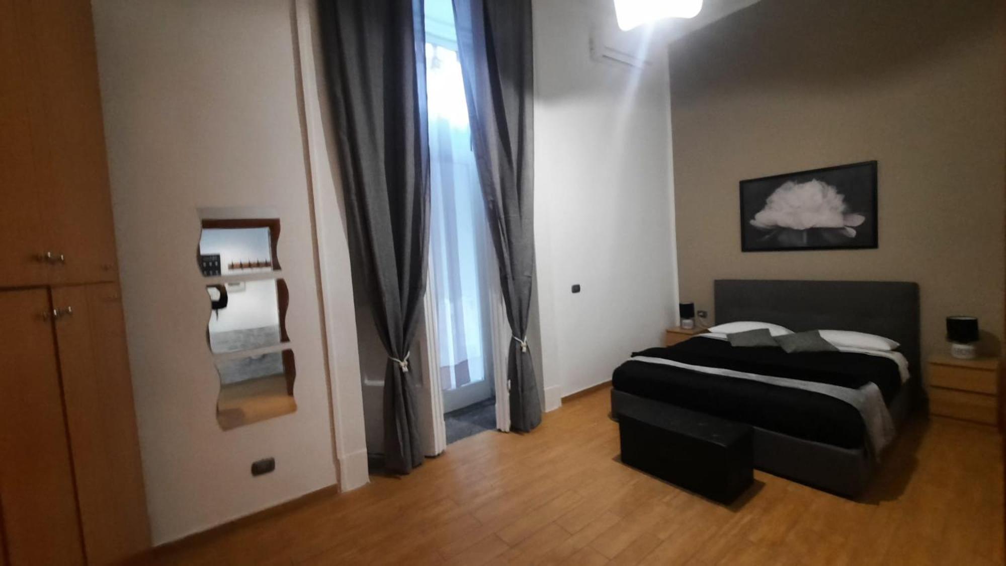 White Home Quartieri Spagnoli Napels Buitenkant foto